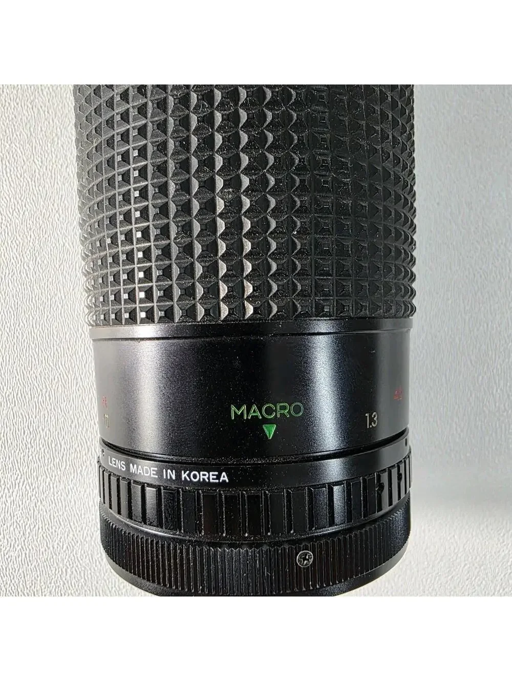 Albinar ADG 80-200mm 1:3.9 Macro Zoom Lens for Canon FD Mount - Black
